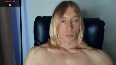 Snapshot of l_adonis_l chatting on 05.28.26 Adonis online show from 05.28.26