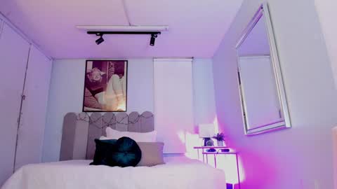 Cris  online show from 12.31.24