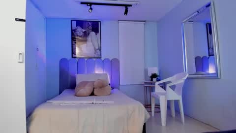 Cris  online show from 02.25.25