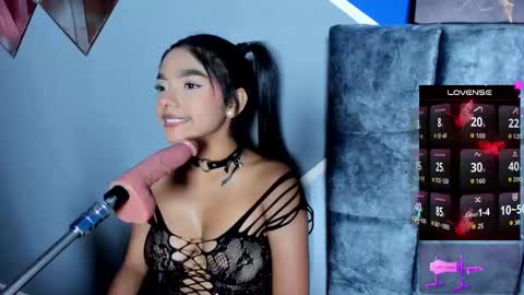 Snapshot of laau_hot1 chatting on 09.29.25 danny online show from 09.29.25