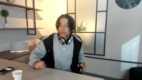 Snapshot of labrinthteasing chatting on 10.12.25 labrinthteasing online show from 10.12.25