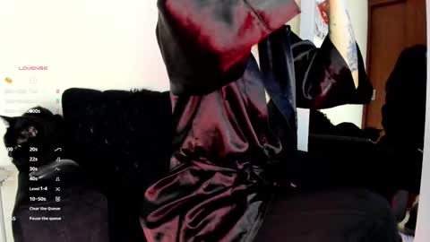 lace_victoria online show from 11.24.25