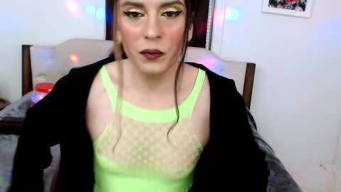 Lacey Phoenix online show from 12.18.25