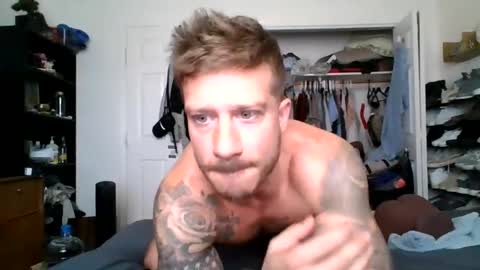 Snapshot of lacrioxcum18 chatting on 10.01.25 lacrioxcum18 online show from 10.01.25