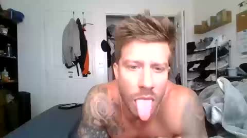 Snapshot of lacrioxcum18 chatting on 10.16.25 lacrioxcum18 online show from 10.16.25