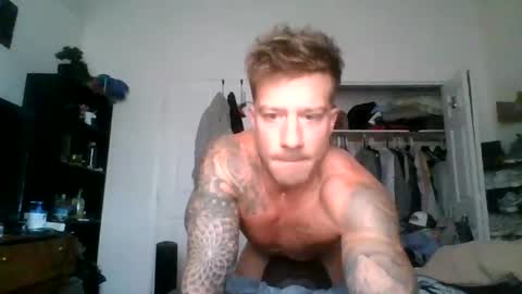 Snapshot of lacrioxcum18 chatting on 10.26.25 lacrioxcum18 online show from 10.26.25