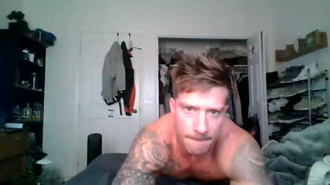 Snapshot of lacrioxcum18 chatting on 11.05.25 lacrioxcum18 online show from 11.05.25