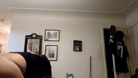 Snapshot of lacybell chatting on 11.05.25 lacybell online show from 11.05.25