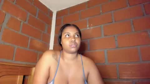 Snapshot of ladahear_ chatting on 12.10.24 Akyra online show from 12.10.24