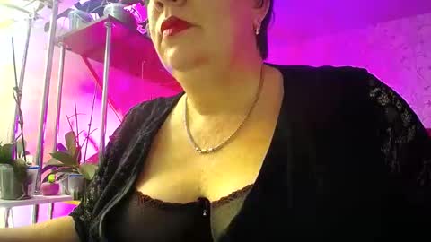 Lady Gloria online show from 12.06.24
