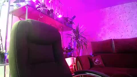 Lady Gloria online show from 12.29.24