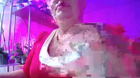 Lady Gloria online show from 12.31.24