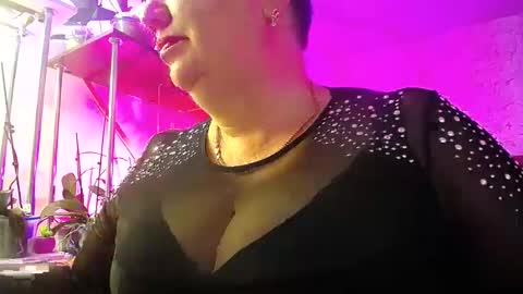 Lady Gloria online show from 01.01.25