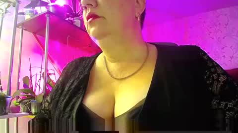 Lady Gloria online show from 01.04.25