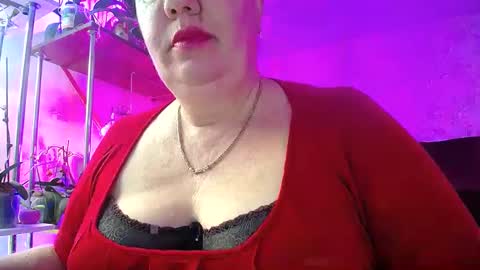 Lady Gloria online show from 02.20.25
