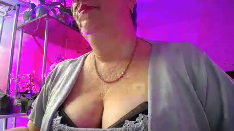 Lady Gloria online show from 02.27.25