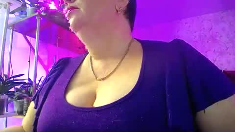 Lady Gloria online show from 11.19.25