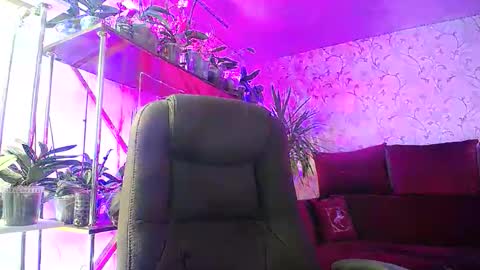 Lady Gloria online show from 11.27.25