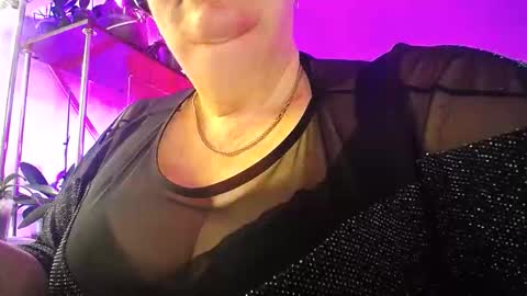 Lady Gloria online show from 03.04.26