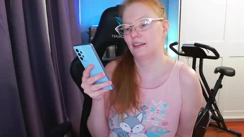 Snapshot of lady_inari chatting on 04.10.26 Angelika online show from 04.10.26
