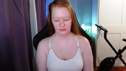 Snapshot of lady_inari chatting on 04.12.26 Angelika online show from 04.12.26