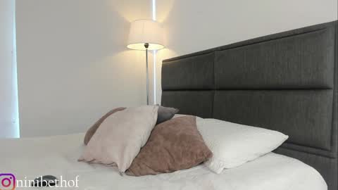    700  1300 -5 online show from 12.18.24