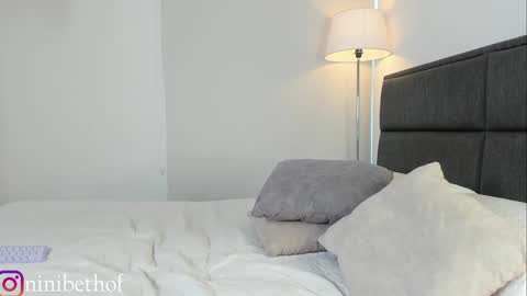    700  1300 -5 online show from 01.13.25