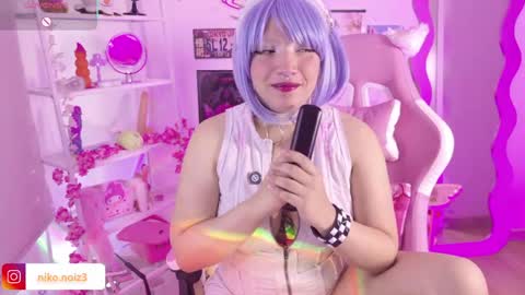 Snapshot of lady_noize chatting on 04.30.26 Lady online show from 04.30.26