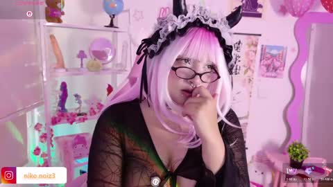 Snapshot of lady_noize chatting on 05.18.26 Lady online show from 05.18.26