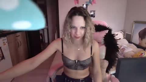 lady_smile69 online show from 12.15.24