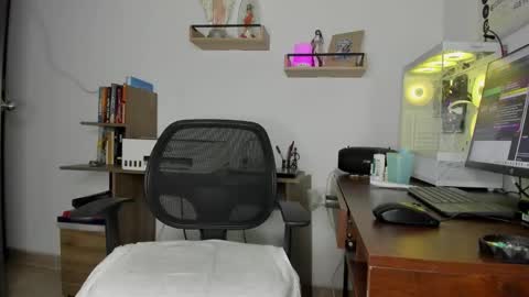 Sophie   online show from 09.20.25