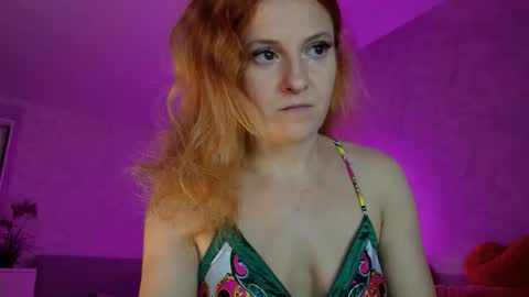 Sima Ladybigsmile online show from 11.19.25