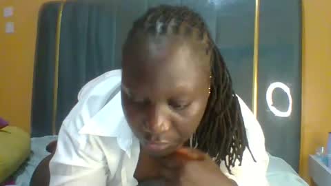 Snapshot of ladyblossoms19 chatting on 02.27.26 lindah32 online show from 02.27.26