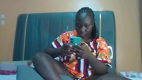 Snapshot of ladyblossoms19 chatting on 03.02.26 lindah32 online show from 03.02.26