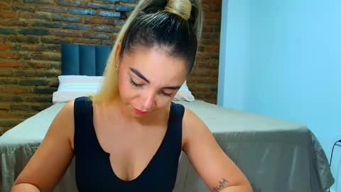 Hello im lady nice to meet you  online show from 05.27.26