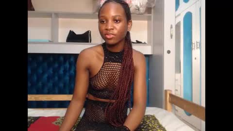 Snapshot of ladydiva69 chatting on 10.06.25 ladydiva69 online show from 10.06.25