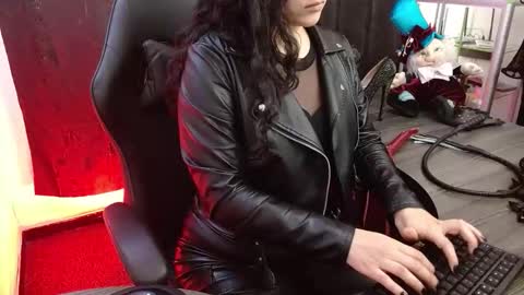 ladylunatikka online show from 02.20.26