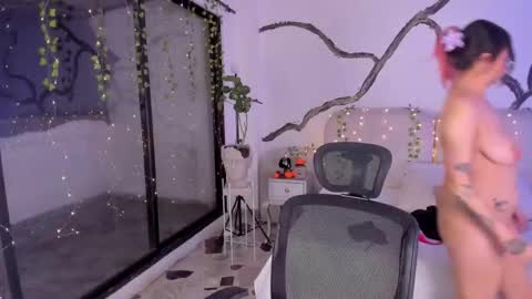 Lady  online show from 10.30.25