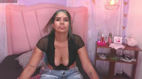 Snapshot of lahiacurvy chatting on 03.16.26 Lahia online show from 03.16.26