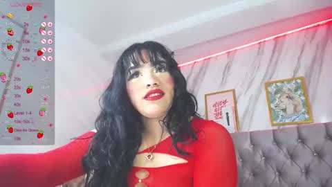 Laia online show from 12.19.24