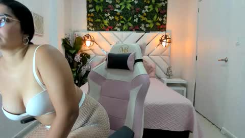 Laia roose  online show from 09.15.25