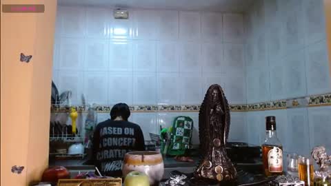 Snapshot of laila_bunny chatting on 07.25.26 Lai online show from 07.25.26