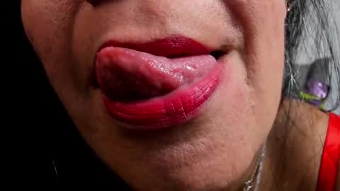 Snapshot of lailacastillomilf chatting on 12.05.24 Lailacastillo online show from 12.05.24