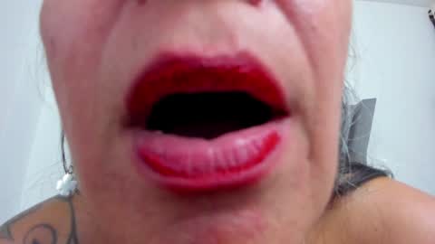 Snapshot of lailacastillomilf chatting on 01.16.25 Lailacastillo online show from 01.16.25