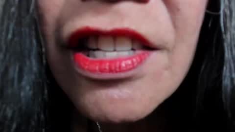 Snapshot of lailacastillomilf chatting on 09.25.25 Lailacastillo online show from 09.25.25