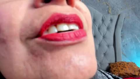 Snapshot of lailacastillomilf chatting on 10.30.25 Lailacastillo online show from 10.30.25