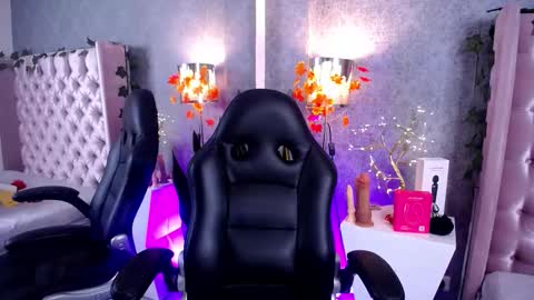 Snapshot of lailastilwills chatting on 01.31.26 Laila Stilwills online show from 01.31.26