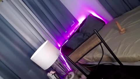 Elle 3 online show from 01.22.25