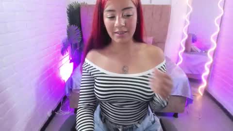 Snapshot of lalalutsy_tay chatting on 11.05.25 Lala online show from 11.05.25