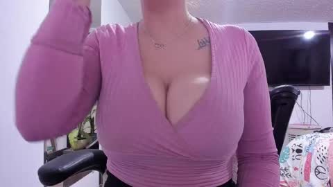 Snapshot of lalanaughty1 chatting on 02.14.25 Sofi online show from 02.14.25